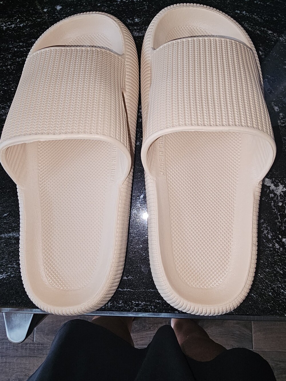 Cloudies Neutral Nude Slide Sandals Womens Size 9